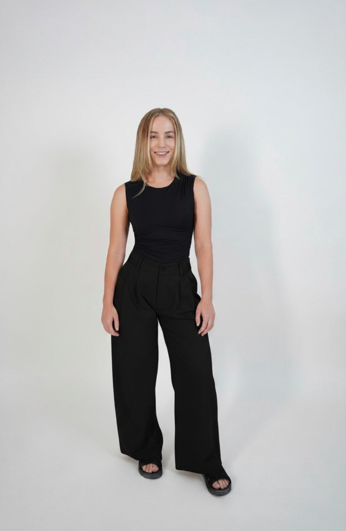 Petite Pleated Trouser